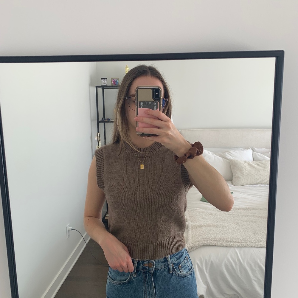 Aritzia brown vest